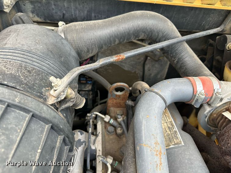 image for item DQ7406 1998 New Holland LX885  skid steer loader