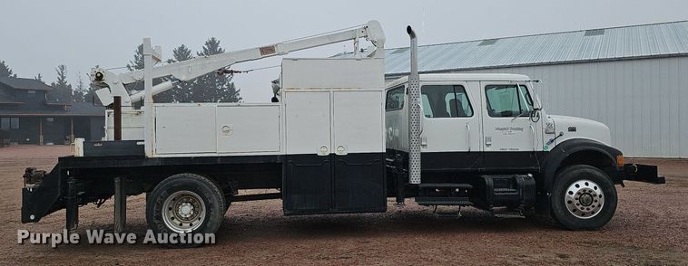 image for item DQ8565 1998 International 4900  utility / service truck