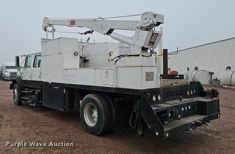 image for item DQ8565 1998 International 4900  utility / service truck