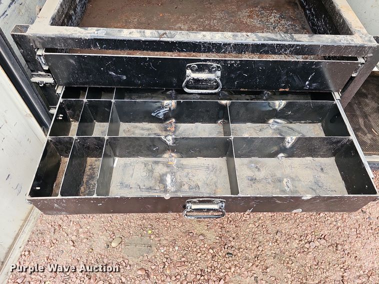 image for item DQ8565 1998 International 4900  utility / service truck