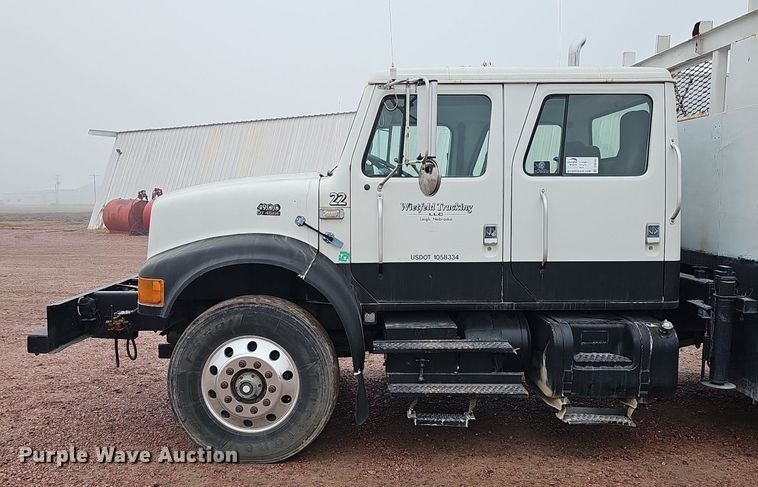 image for item DQ8565 1998 International 4900  utility / service truck