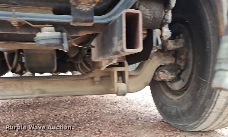 image for item DQ8565 1998 International 4900  utility / service truck