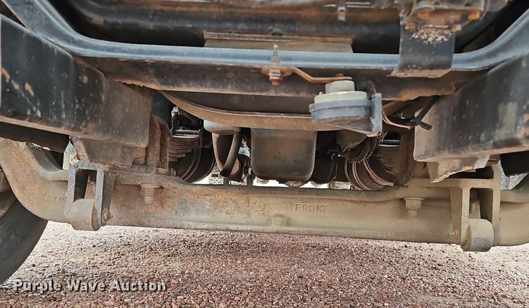 image for item DQ8565 1998 International 4900  utility / service truck