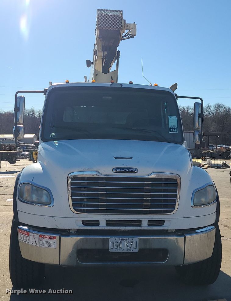 image for item DR7856 2007 Freightliner Business Class M2  crane truck