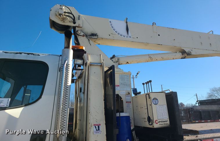 image for item DR7856 2007 Freightliner Business Class M2  crane truck