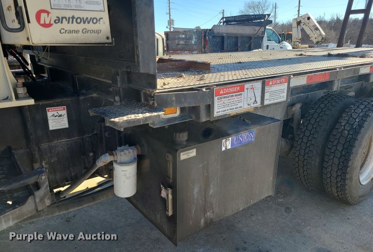 image for item DR7856 2007 Freightliner Business Class M2  crane truck