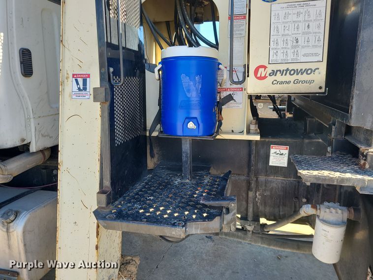 image for item DR7856 2007 Freightliner Business Class M2  crane truck