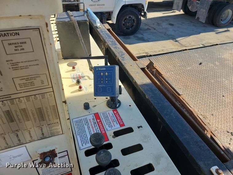 image for item DR7856 2007 Freightliner Business Class M2  crane truck