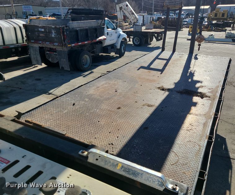 image for item DR7856 2007 Freightliner Business Class M2  crane truck