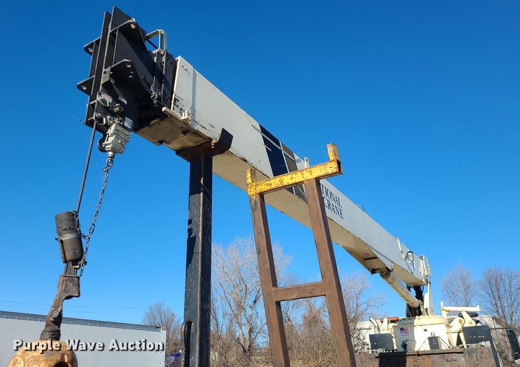 image for item DR7856 2007 Freightliner Business Class M2  crane truck