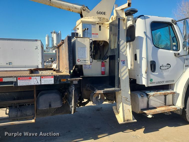 image for item DR7856 2007 Freightliner Business Class M2  crane truck