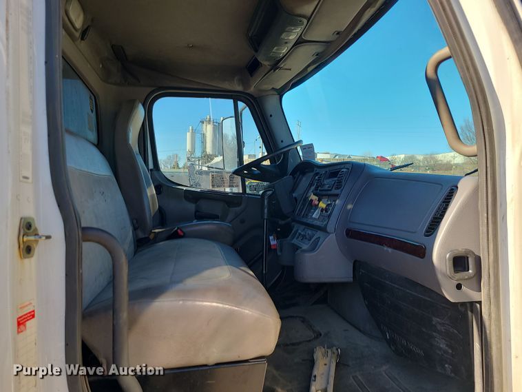 image for item DR7856 2007 Freightliner Business Class M2  crane truck