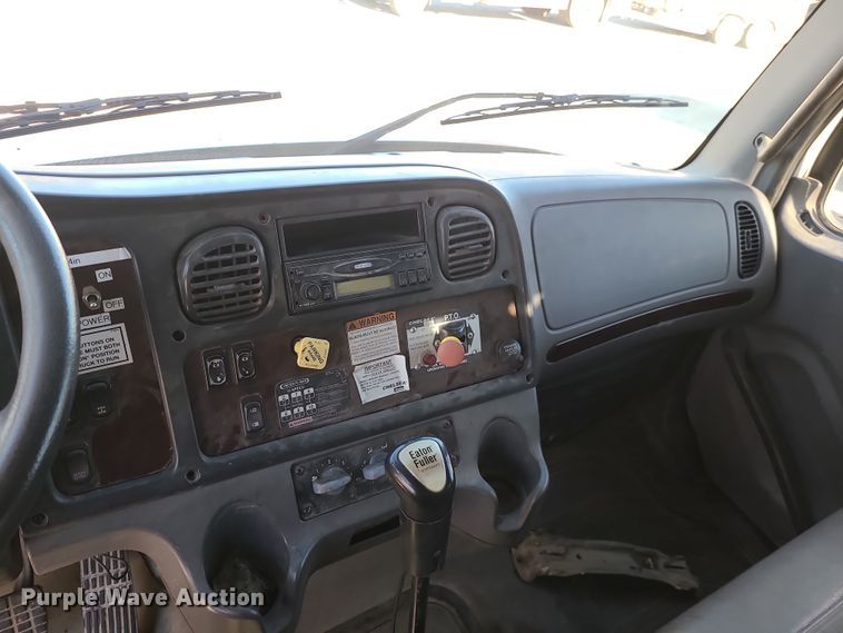 image for item DR7856 2007 Freightliner Business Class M2  crane truck