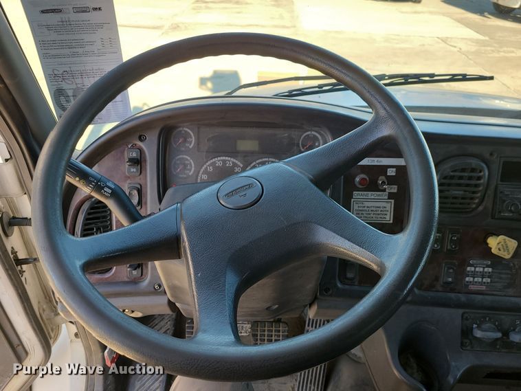 image for item DR7856 2007 Freightliner Business Class M2  crane truck