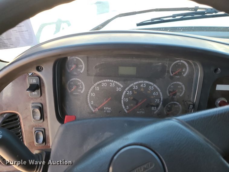 image for item DR7856 2007 Freightliner Business Class M2  crane truck