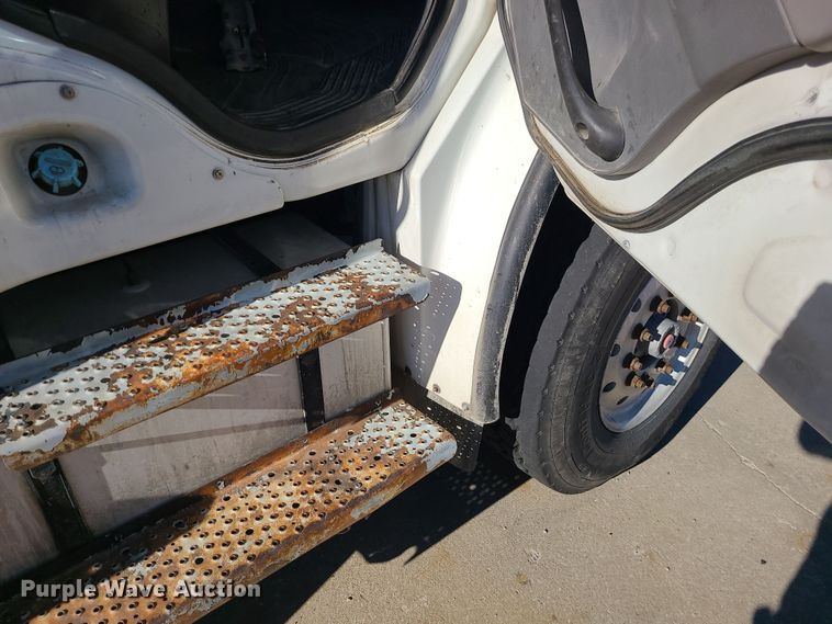 image for item DR7856 2007 Freightliner Business Class M2  crane truck