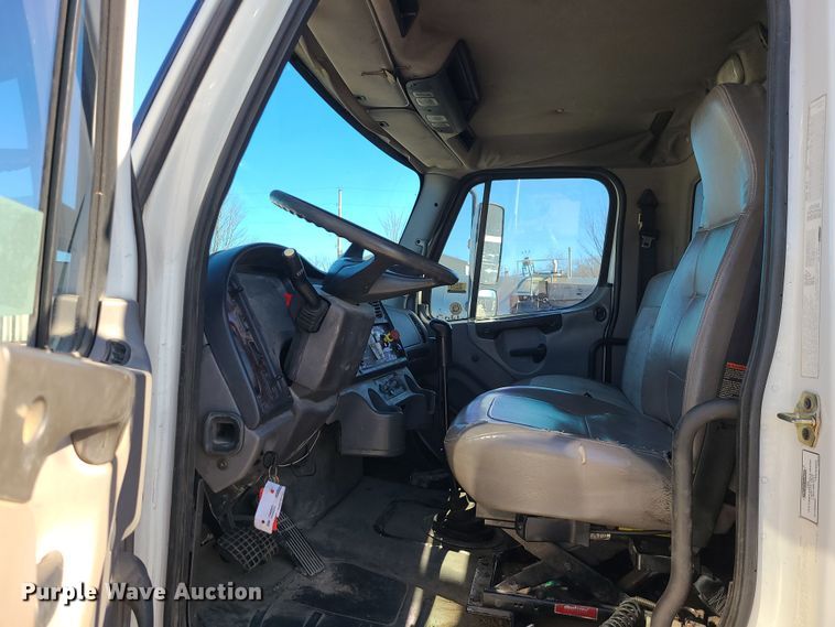 image for item DR7856 2007 Freightliner Business Class M2  crane truck