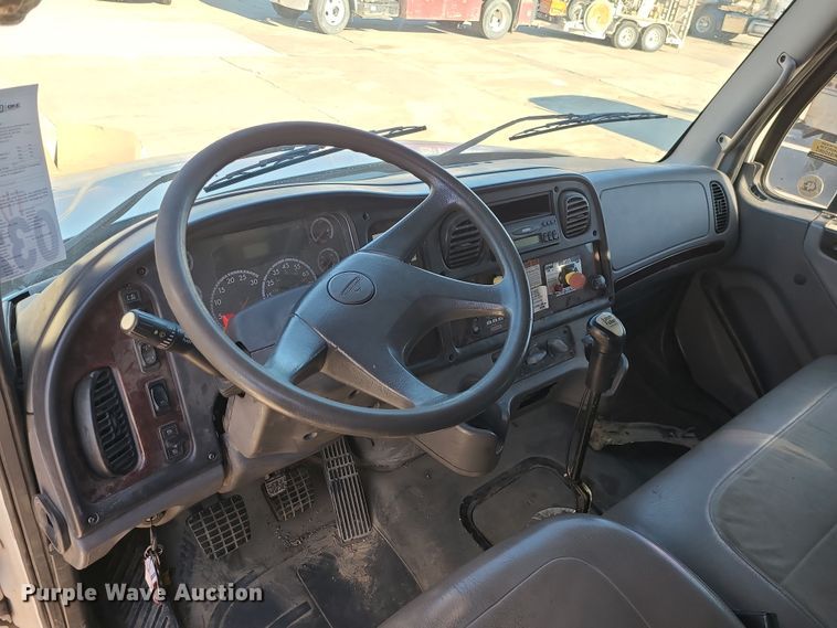 image for item DR7856 2007 Freightliner Business Class M2  crane truck