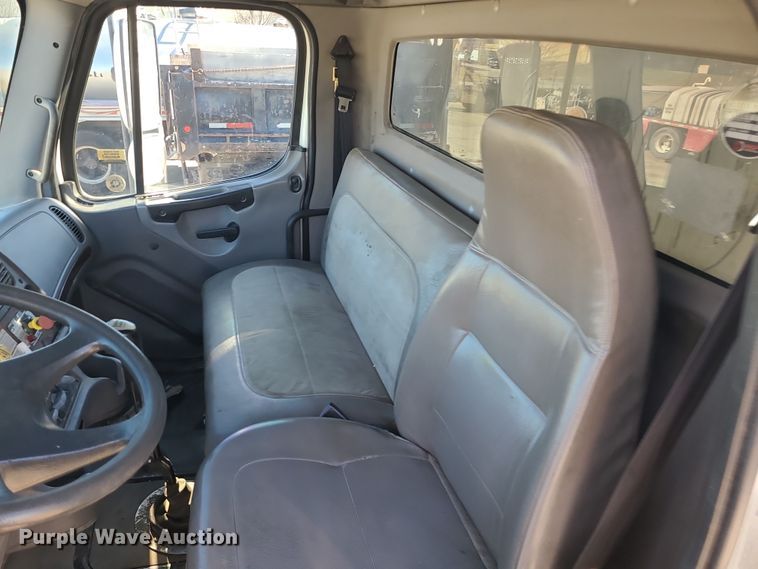 image for item DR7856 2007 Freightliner Business Class M2  crane truck