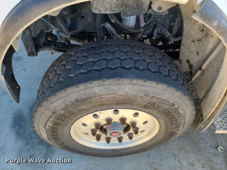 image for item DR7856 2007 Freightliner Business Class M2  crane truck