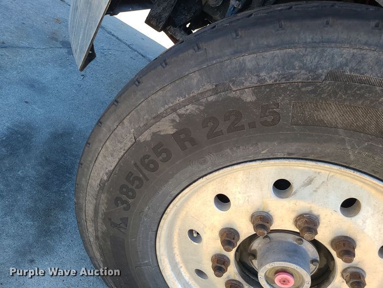 image for item DR7856 2007 Freightliner Business Class M2  crane truck