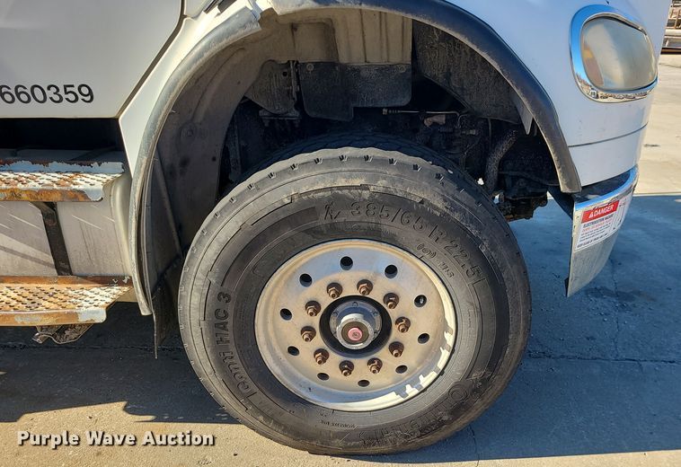 image for item DR7856 2007 Freightliner Business Class M2  crane truck