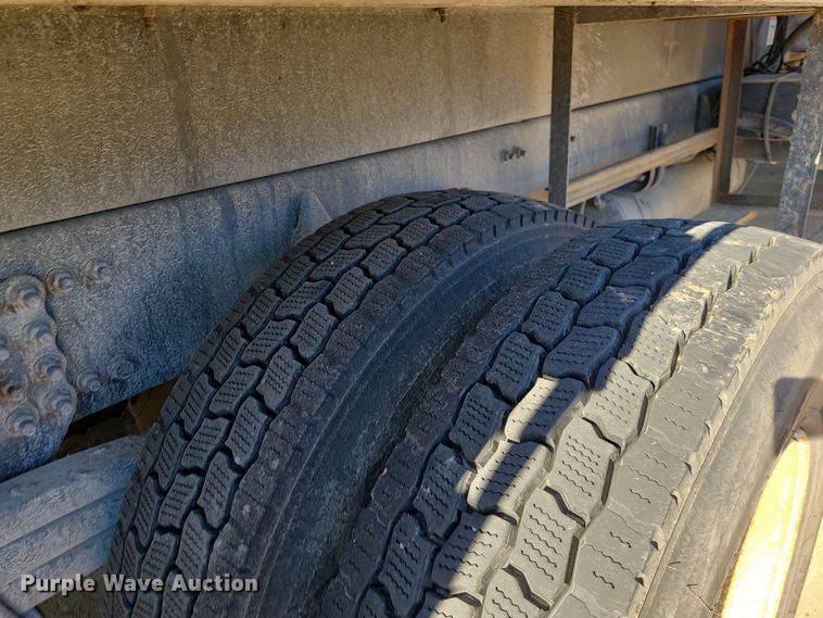 image for item DR7856 2007 Freightliner Business Class M2  crane truck