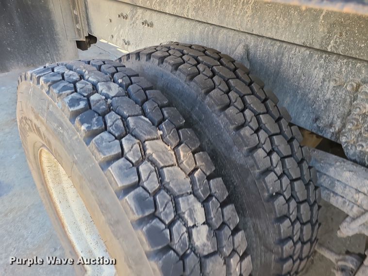 image for item DR7856 2007 Freightliner Business Class M2  crane truck