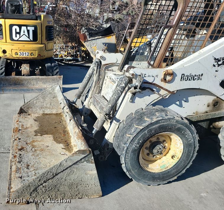 image for item DR7857 2002 Bobcat 873  skid steer loader