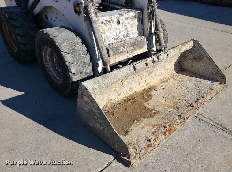 image for item DR7857 2002 Bobcat 873  skid steer loader