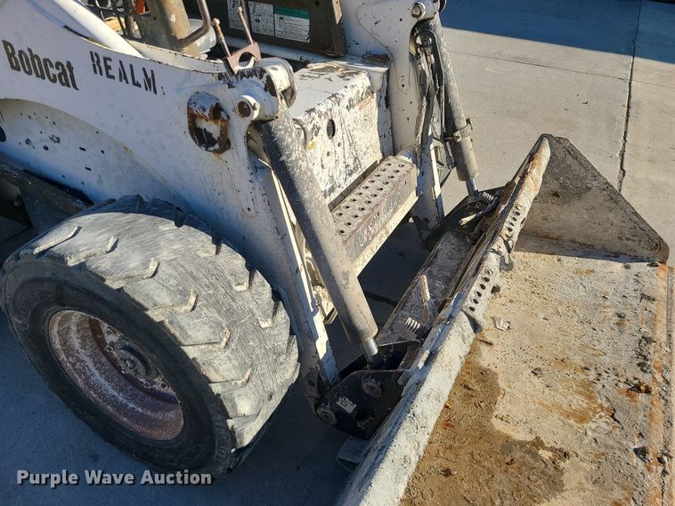 image for item DR7857 2002 Bobcat 873  skid steer loader