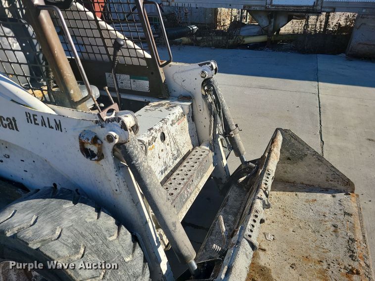 image for item DR7857 2002 Bobcat 873  skid steer loader