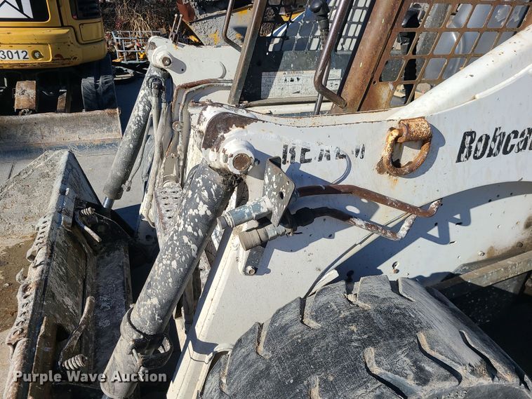 image for item DR7857 2002 Bobcat 873  skid steer loader