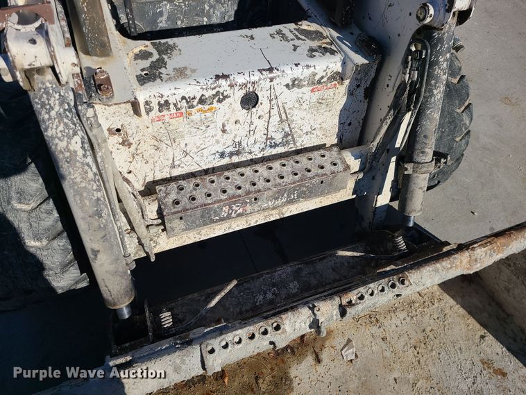 image for item DR7857 2002 Bobcat 873  skid steer loader