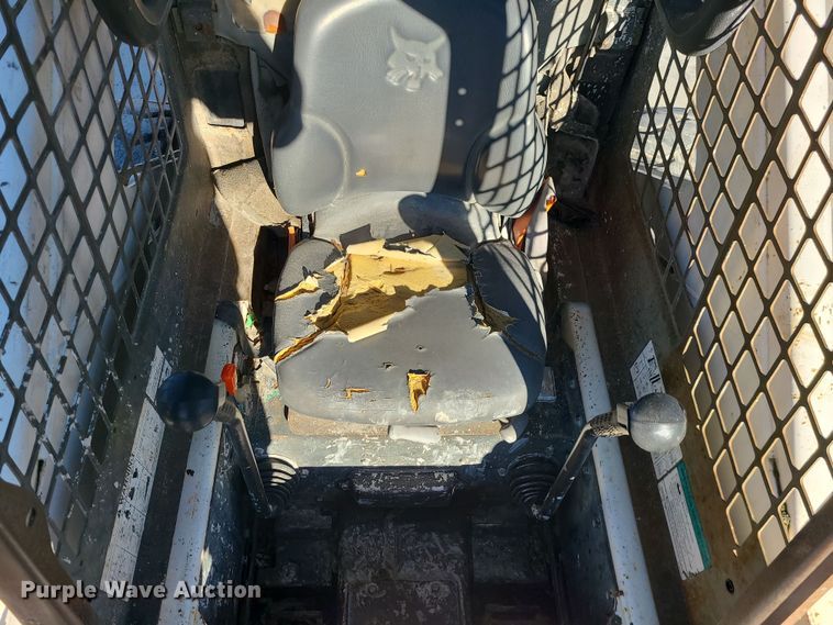 image for item DR7857 2002 Bobcat 873  skid steer loader