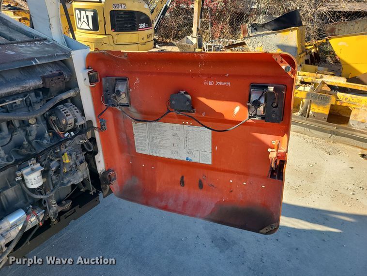 image for item DR7857 2002 Bobcat 873  skid steer loader