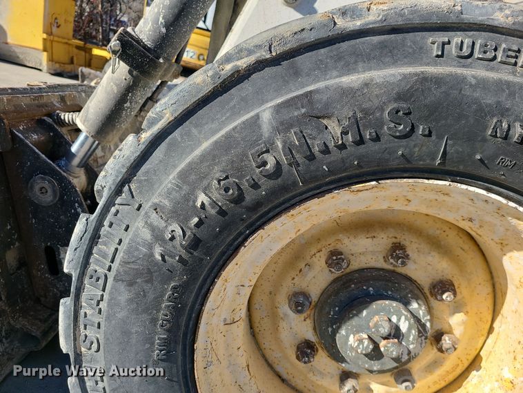 image for item DR7857 2002 Bobcat 873  skid steer loader