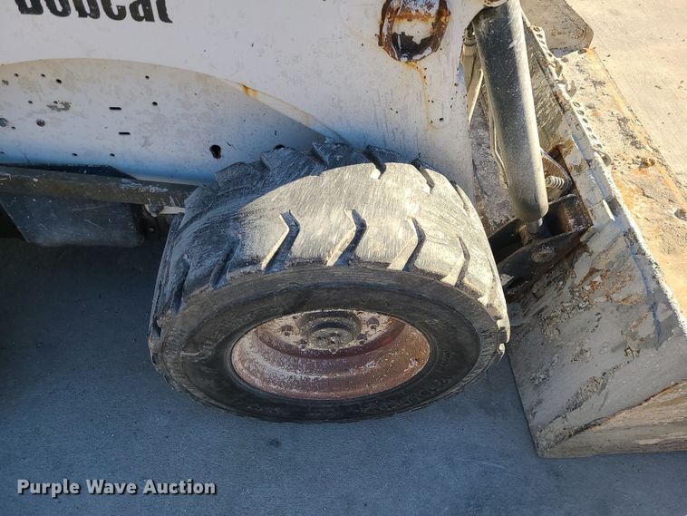 image for item DR7857 2002 Bobcat 873  skid steer loader