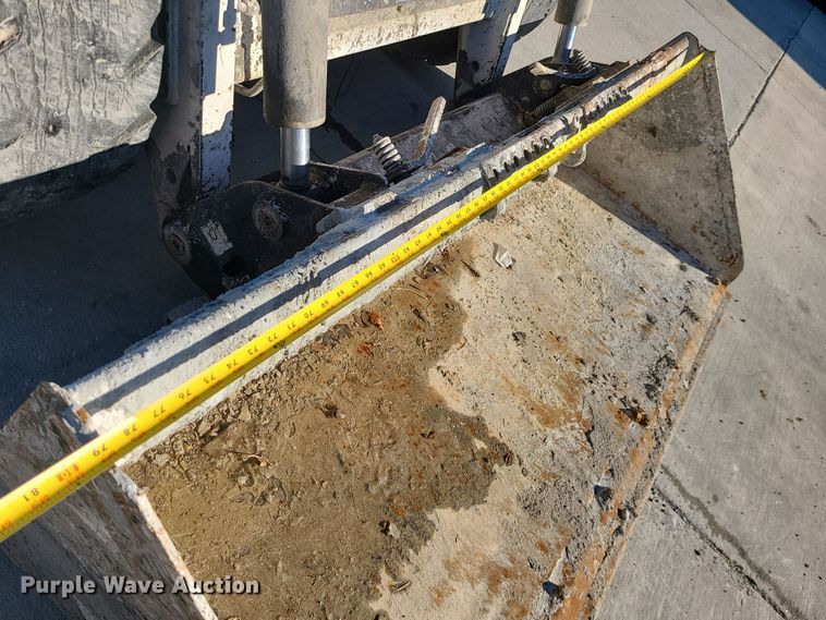 image for item DR7857 2002 Bobcat 873  skid steer loader