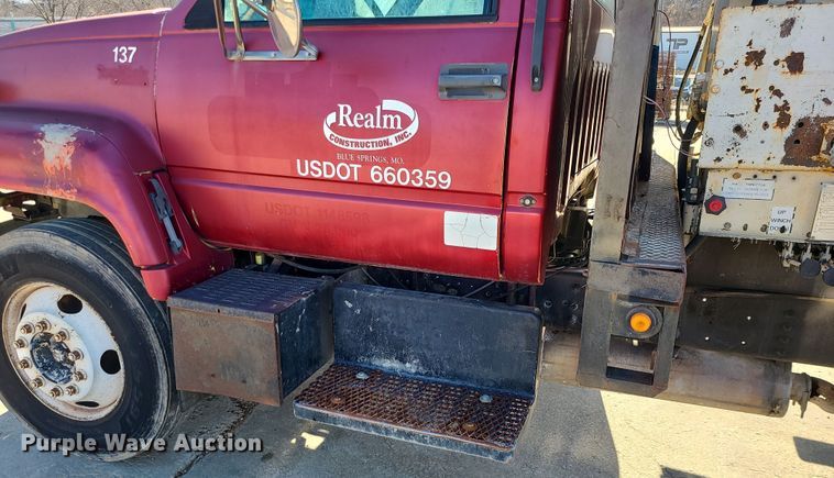 image for item DR7858 1995 GMC TopKick  crane truck