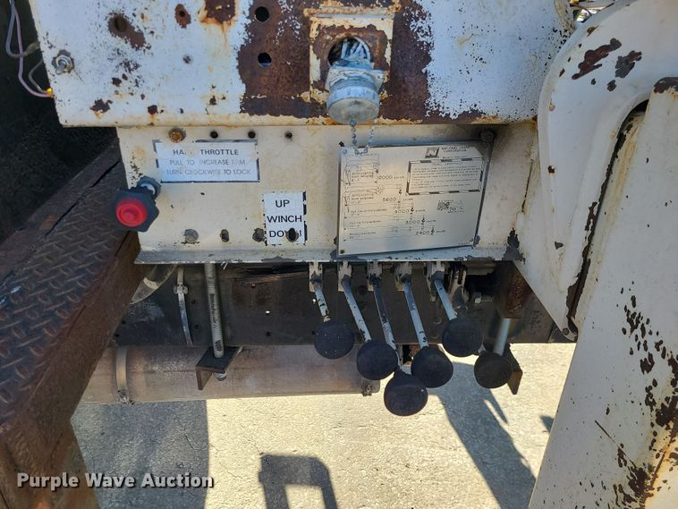 image for item DR7858 1995 GMC TopKick  crane truck