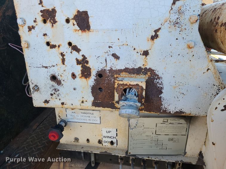 image for item DR7858 1995 GMC TopKick  crane truck