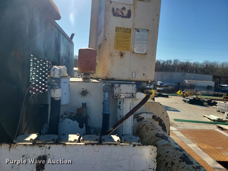 image for item DR7858 1995 GMC TopKick  crane truck