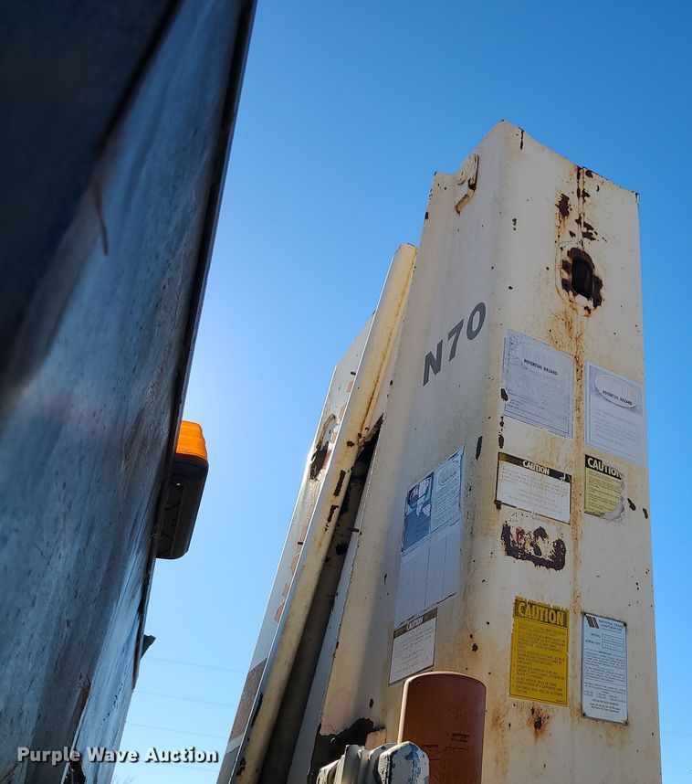 image for item DR7858 1995 GMC TopKick  crane truck