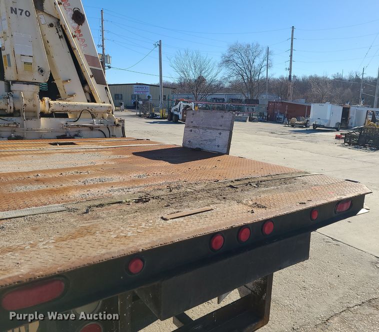 image for item DR7858 1995 GMC TopKick  crane truck