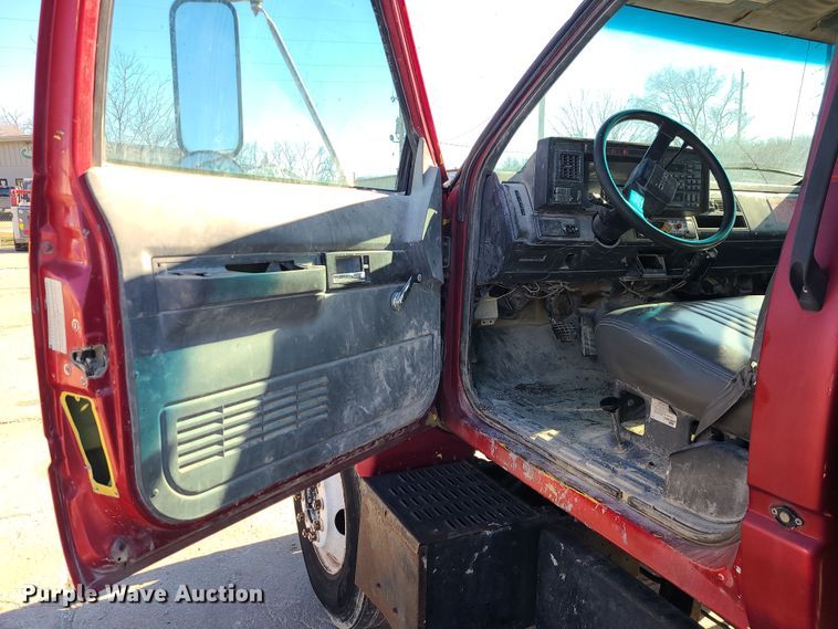 image for item DR7858 1995 GMC TopKick  crane truck