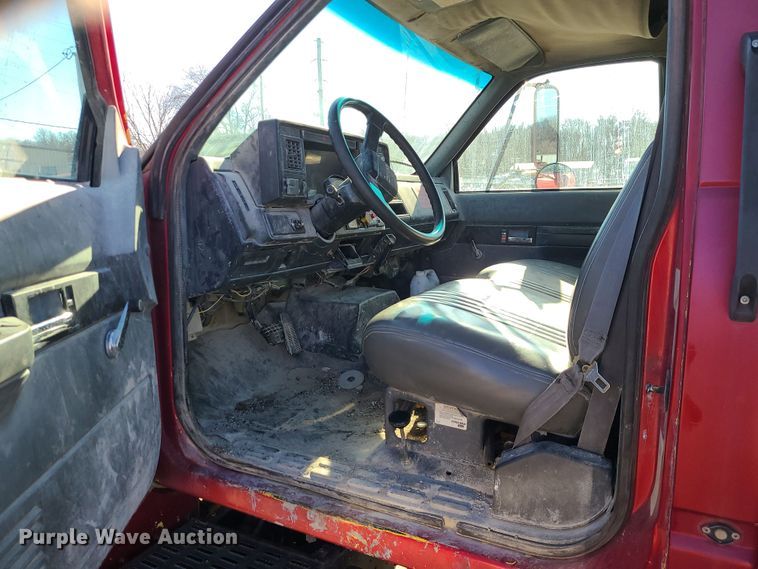 image for item DR7858 1995 GMC TopKick  crane truck