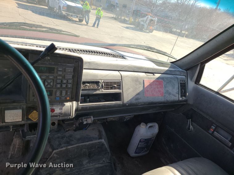 image for item DR7858 1995 GMC TopKick  crane truck