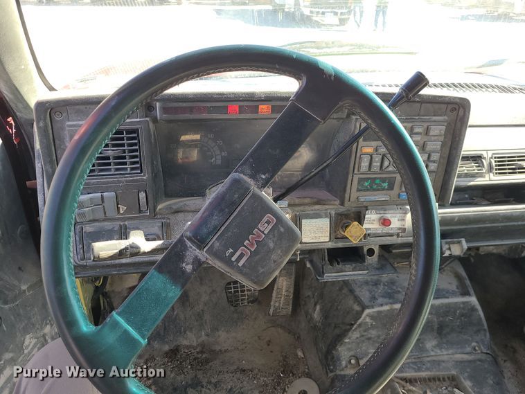 image for item DR7858 1995 GMC TopKick  crane truck