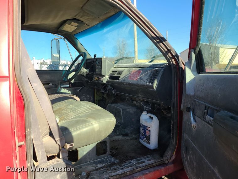 image for item DR7858 1995 GMC TopKick  crane truck